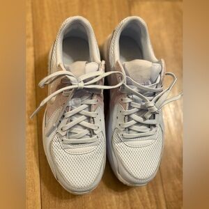 Nike Women's Sneakers - White and Light Pink